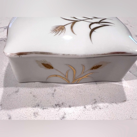 Lefton China hand painted trinket box with trays - Picture 9 of 12